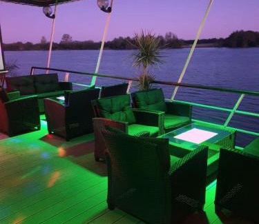 Sfantu Gheorghe Boat Rental | Hotel Plutitor Egreta1