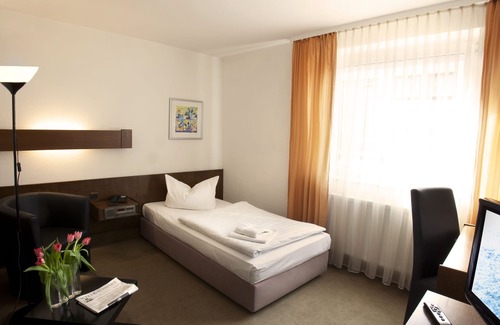 Sindlingen Hotel | Hotel Post Frankfurt Airport