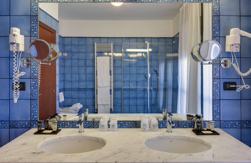 Certosa Hotel | Hotel Raffaello