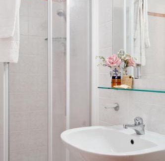 San Gimignano Hotel | Hotel & Restaurant Casolare Le Terre Rosse