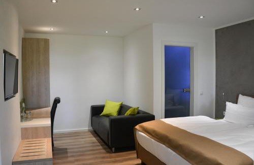 Enkenbach-Alsenborn House | Hotel-Restaurant Kölbl