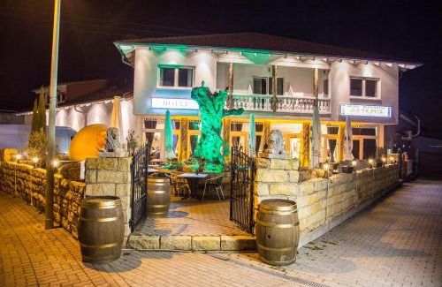 Weisenheim am Berg Hotel | Hotel Restaurant Artemis