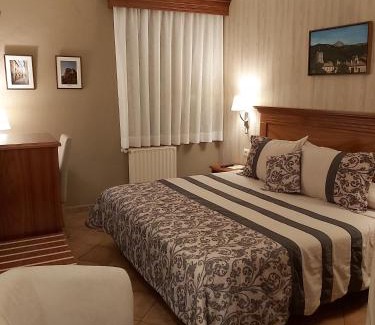 Macanet de Cabrenys Hotel | Hotel-Restaurante La Quadra