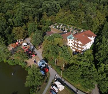 Ostringen Hotel | Hotel-Restaurant Kreuzberghof Tagungs- und Veranstaltungshotel