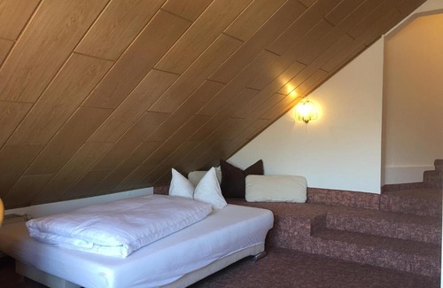 Gispersleben Hotel | Hotel & Restaurant Park Cafe ISA