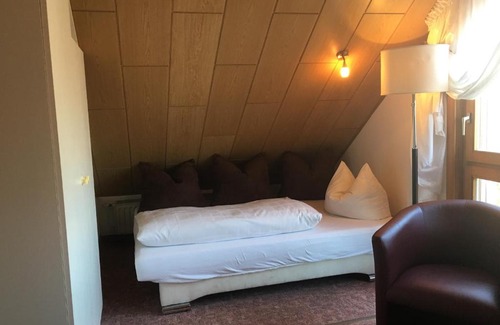 Gispersleben Hotel | Hotel & Restaurant Park Cafe ISA