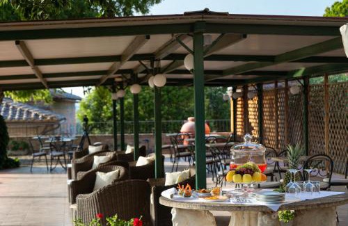 Lucignano d'Arbia Hotel | Hotel Ristorante Borgo Antico