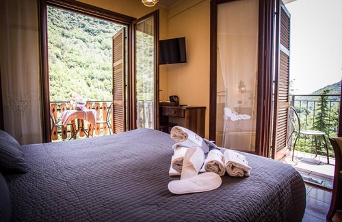 Rocchetta Nervina Hotel | Hotel Ristorante Lago Bin