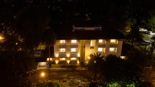 Kumbalam Bed & Breakfast | Hotel Riviera Garden