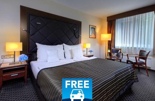 Hostivar Hotel | Hotel Selsky Dvur - Bohemian Village Courtyard