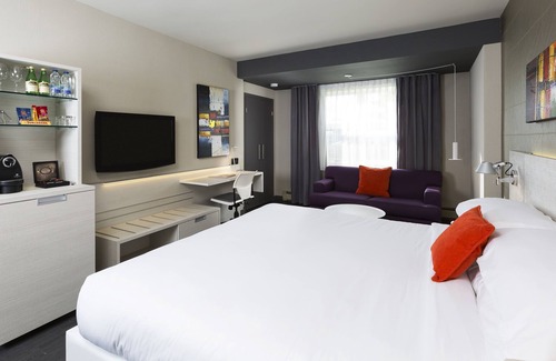 Saint Louis Hotel | Hotel Sepia