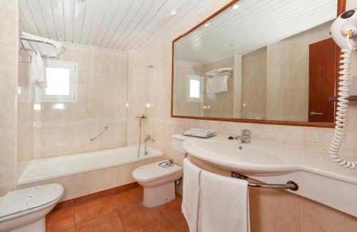 Cap Martinet Hotel | Hotel Simbad Ibiza