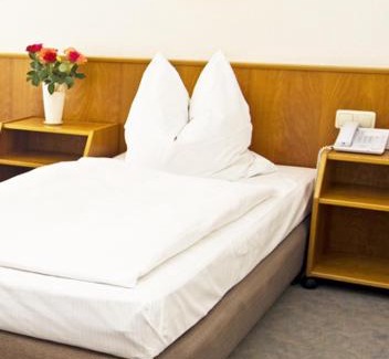 Oberstadt Hotel | Hotel Stiftswingert