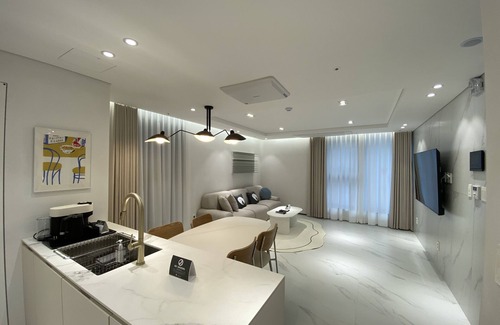 Yeoksam Apartment | Hotel the Designers LYJ Suite Yeoksam