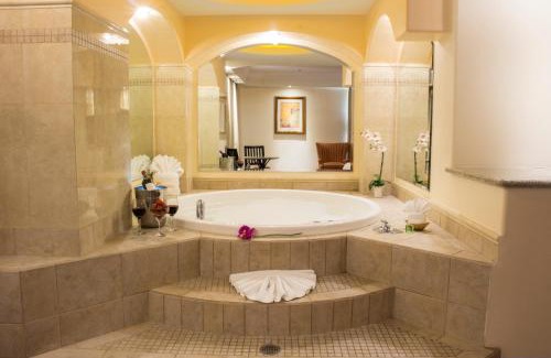 Avenida Revolucion Hotel | Hotel Ticuán