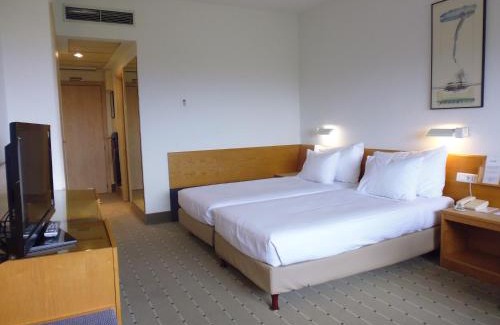 Primer Ensanche Hotel | Hotel Tres Reyes Pamplona