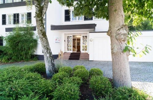Lohausen Hotel | Hotel Villa im Park