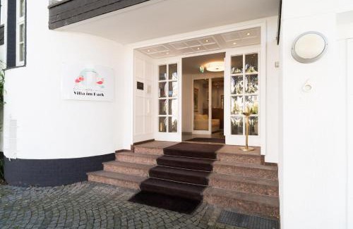 Lohausen Hotel | Hotel Villa im Park