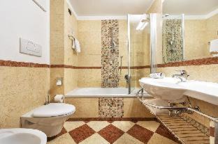 Castel d'Azzano Hotel | Hotel Villa Malaspina