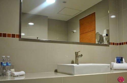 Zona Expo Hotel | Hotel y Tú