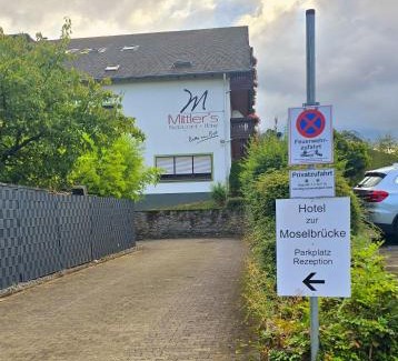 Schweich Hotel | Hotel zur Moselbrücke