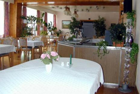 Trebbin House | Hotel Zur Rose