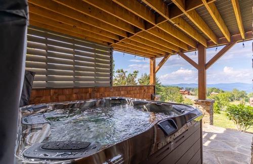 Elk Park House | House ∙ 4 bedrooms ∙ 10 guests