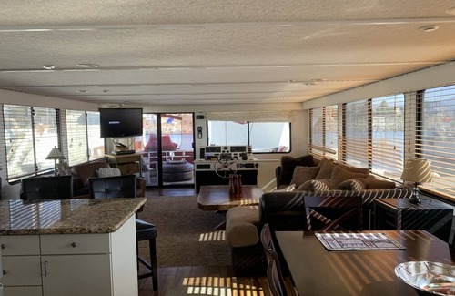 Playa Ensenada Boat Rental | House Boat 6 Bdrm 2 BathRm Jaccuzzi Gated Down Town Ensenada