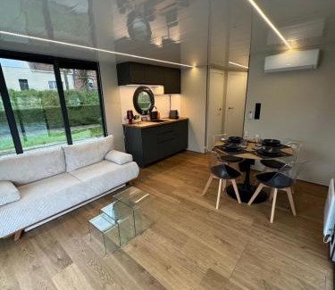 Deulemont Boat Rental | House Boat logement insolite