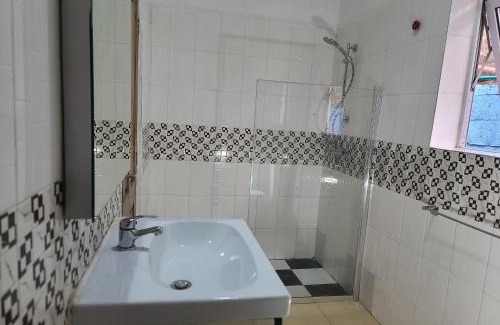 Freetown House | House Sleeps6-Bbq-Balcony-ScenicMountainView