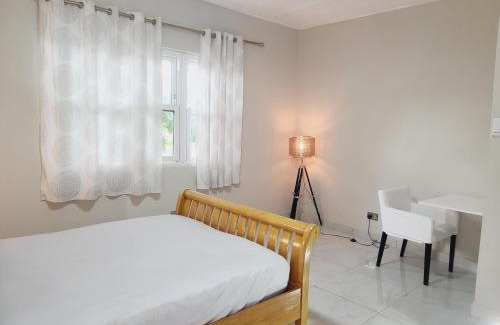 Freetown House | House Sleeps6-Bbq-Balcony-ScenicMountainView