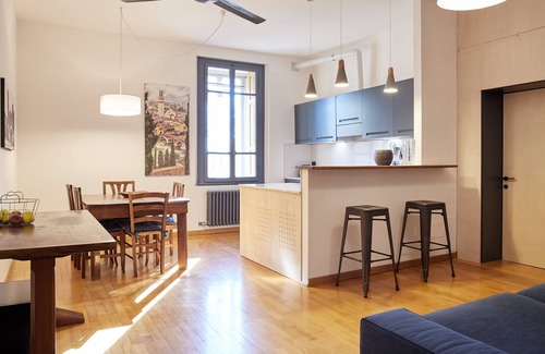 Citta Antica Apartment | House University of Verona-Whole flat with 3 bdr 2 bath in the center of Verona.