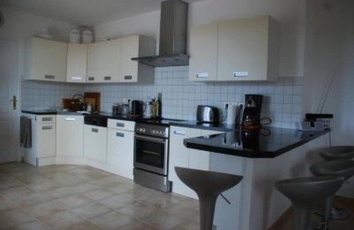 Lavardac House | House with an amazing view, private pool, yet only 8 mins walk to town.