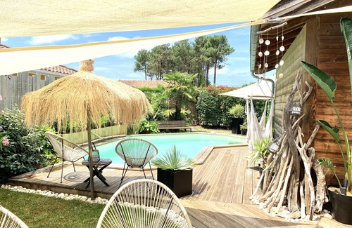 Messanges House | House with exotic cabin atmosphere, air-conditioned pool & spa