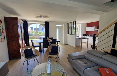 Tregastel House | House with sea view: live with the tides.