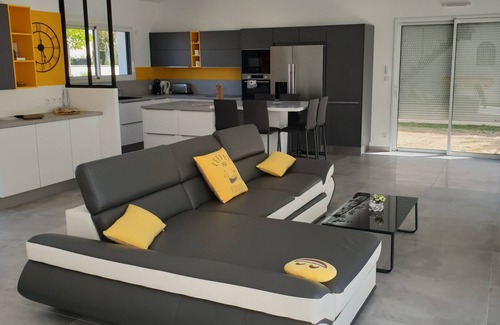 Pornic House | House with swimming pool and garden, 4 mins walk from the beach, 6 people, 3 beds
