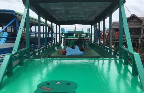 Kumai Boat Rental | Houseboat Bee Kelotok
