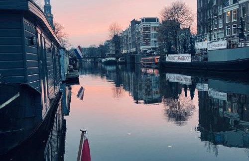 Grachtengordel-West Bed & Breakfast | Houseboat Bonnie