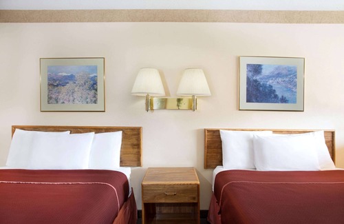 Brigham City Hotel | Howard Johnson by Wyndham Brigham City