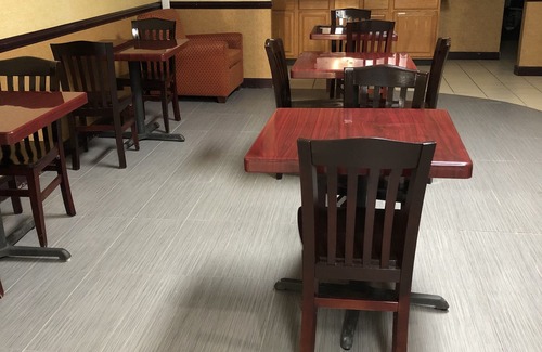 Perry Hotel | Howard Johnson by Wyndham Perry GA