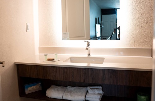 Clearwater Hotel | Howard Johnson by Wyndham Clearwater/Dunedin