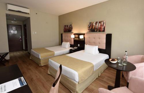 Tristan Suarez Hotel | Howard Johnson Resort & Convention Center Ezeiza