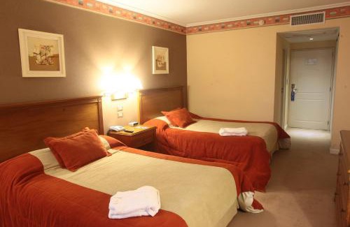 Villa Maria Hotel | Howard Johnson Villa María Hotel y Casino