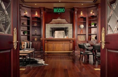 Pinnacle Peak House | HoZho Main Estate