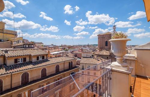 Rione IV Campo Marzio Apartment | HT Borromini Penthouse