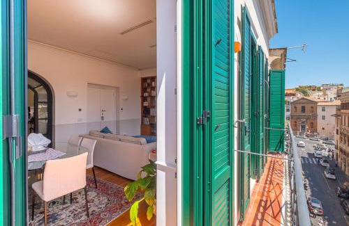 Rione IV Campo Marzio Apartment | HT Borromini Penthouse