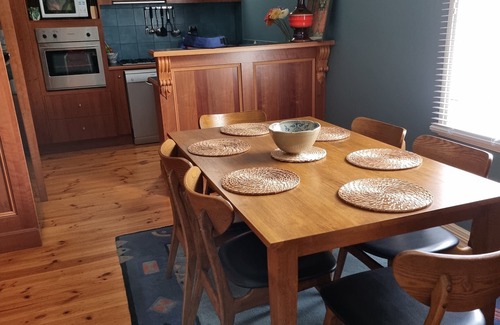Bendigo Cottage | Hyacinth House self contained cottage