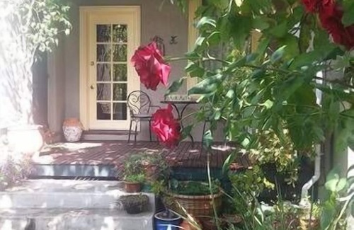 Bendigo Cottage | Hyacinth House self contained cottage