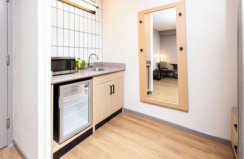 Roanoke Hotel | Hyatt Place Roanoke Airport/Valley View Mall