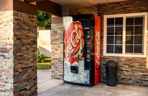 Brea Hotel | Hyland Inn Brea